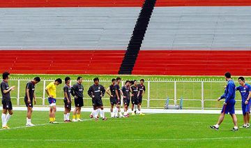 لاعبي كوريا الجنوبية في أولى تدريباتهم بمدينة روستنبرج الجنوب الأفريقية